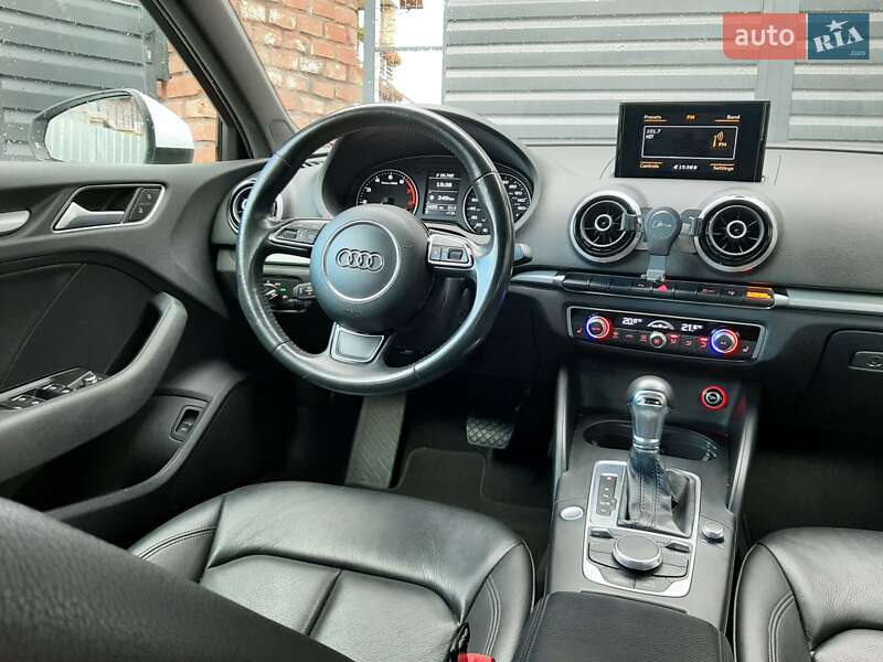 Хэтчбек Audi A3 2015 в Львове