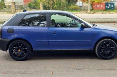 Хэтчбек Audi A3 1998 в 