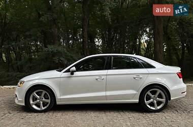 Седан Audi A3 2015 в 