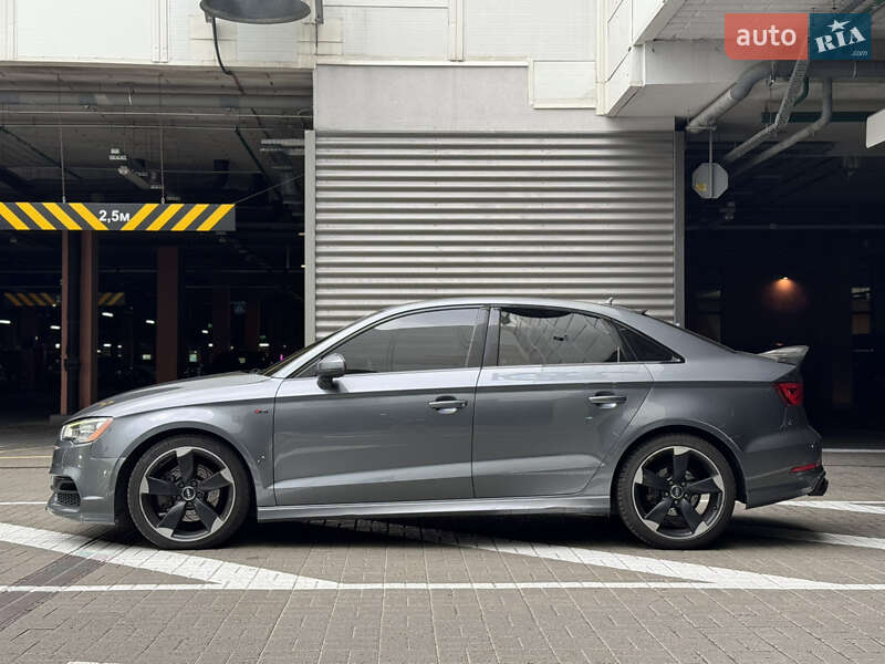 Седан Audi A3 2016 в Киеве