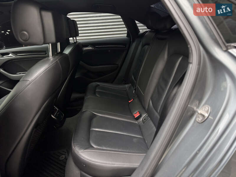 Седан Audi A3 2016 в Киеве
