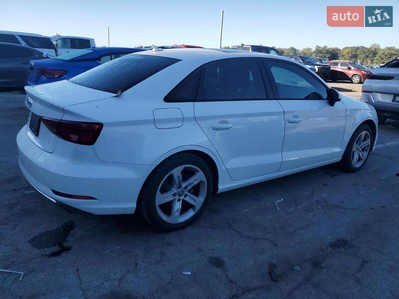 Седан Audi A3 2017 в Киеве
