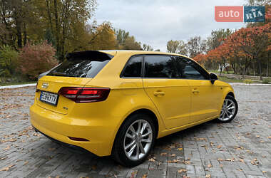 Хэтчбек Audi A3 2016 в 
