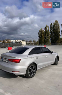Седан Audi A3 2015 в 