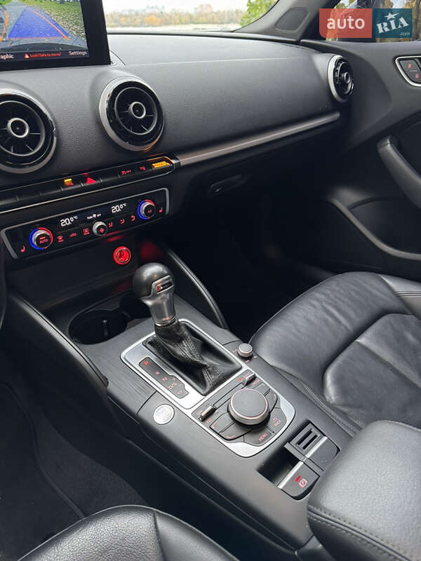 Седан Audi A3 2015 в Киеве