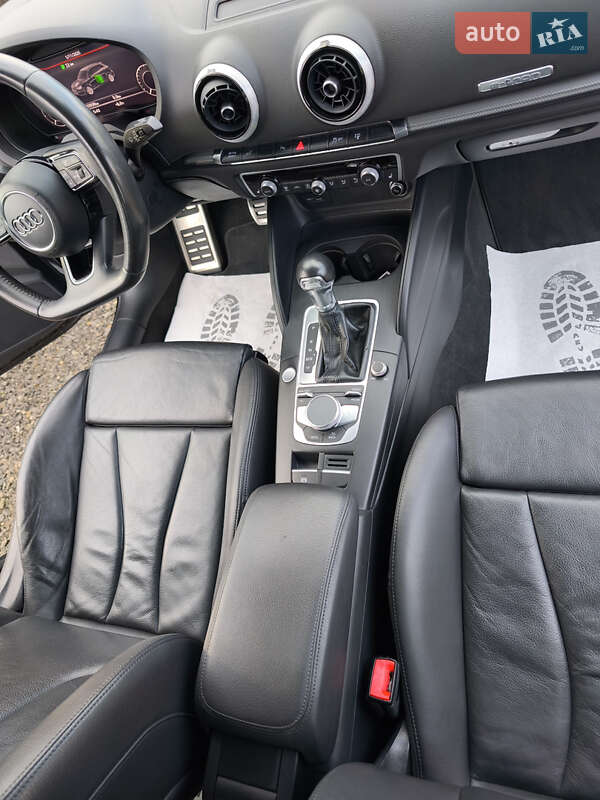 Хэтчбек Audi A3 2017 в Луцке