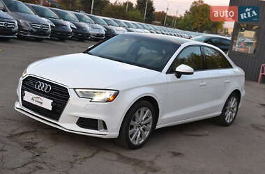 Седан Audi A3 2017 в Луцке