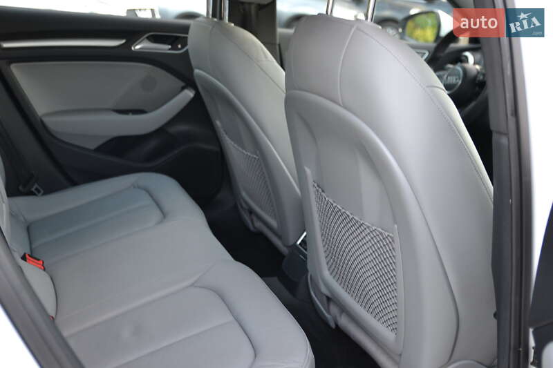 Седан Audi A3 2017 в Луцке