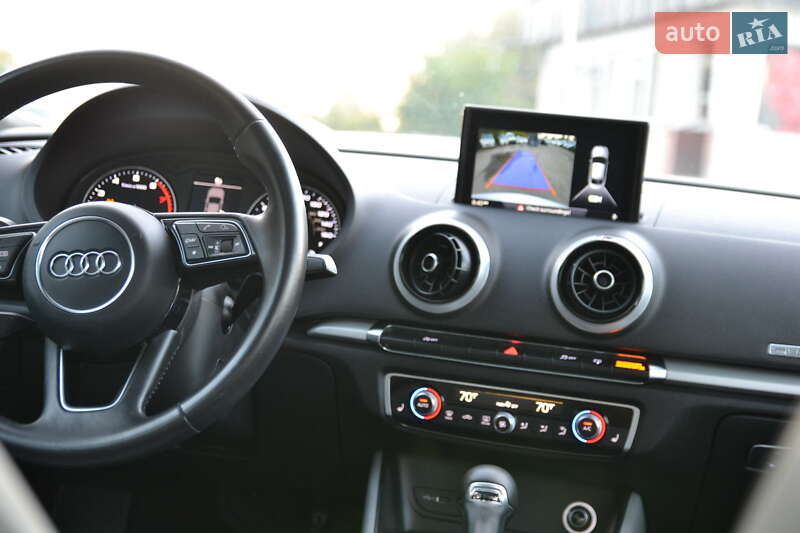 Седан Audi A3 2017 в Луцке