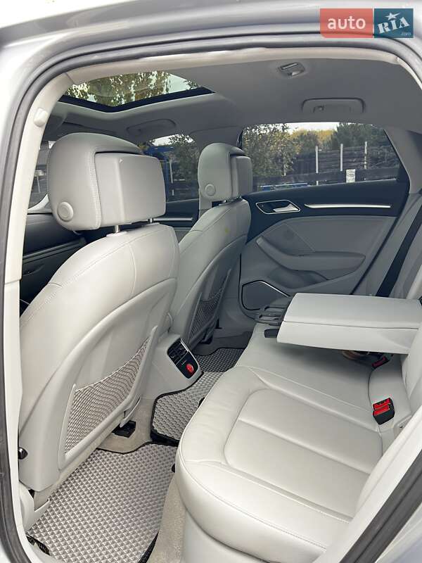 Седан Audi A3 2016 в Харкові