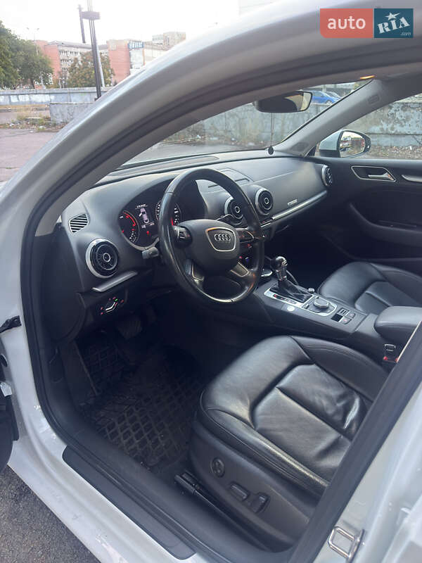 Седан Audi A3 2016 в Днепре