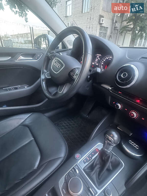 Седан Audi A3 2016 в Днепре