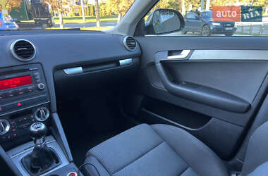 Хетчбек Audi A3 2010 в 