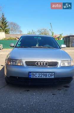 Хетчбек Audi A3 1999 в 