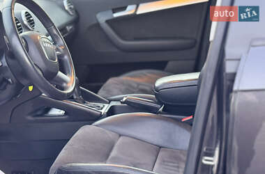 Хэтчбек Audi A3 2010 в 
