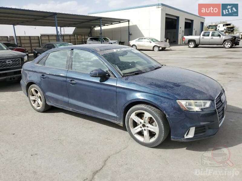 Седан Audi A3 2016 в Киеве
