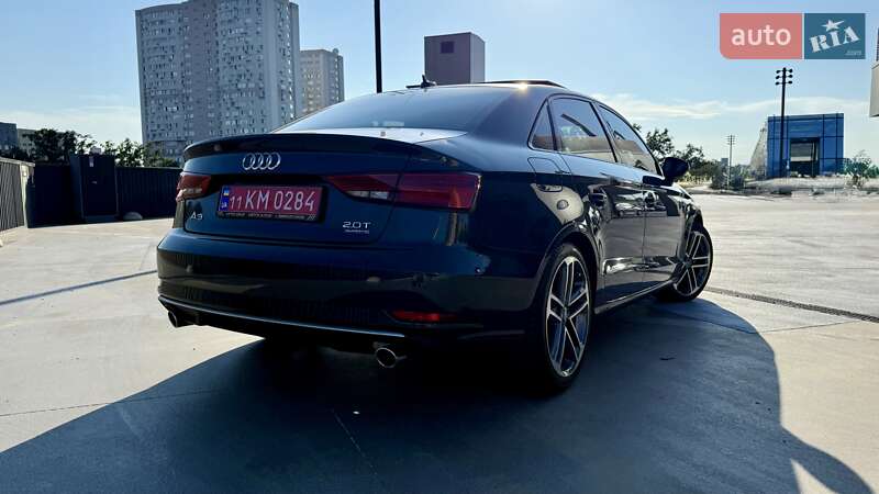 Седан Audi A3 2017 в Киеве