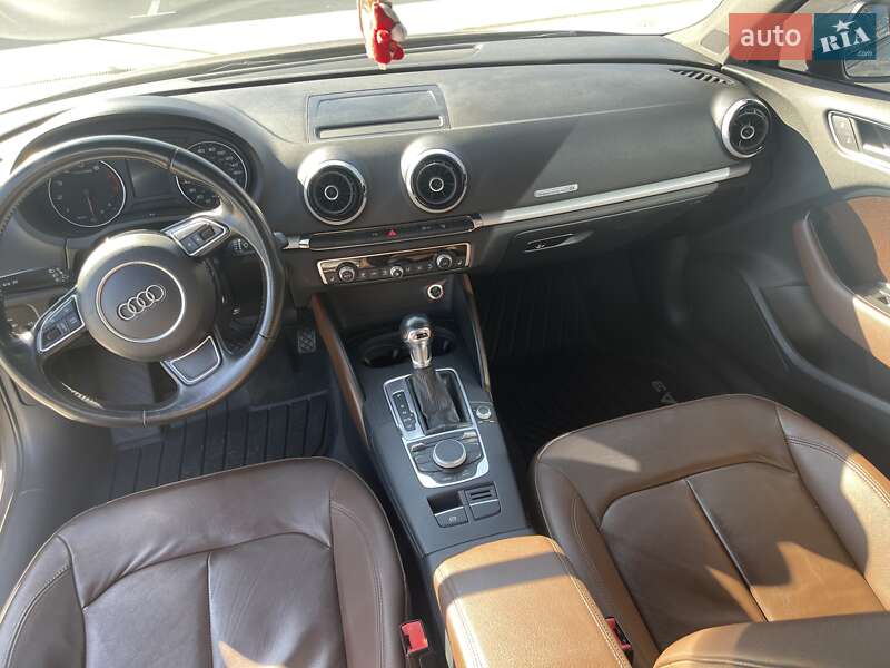 Седан Audi A3 2015 в Одессе