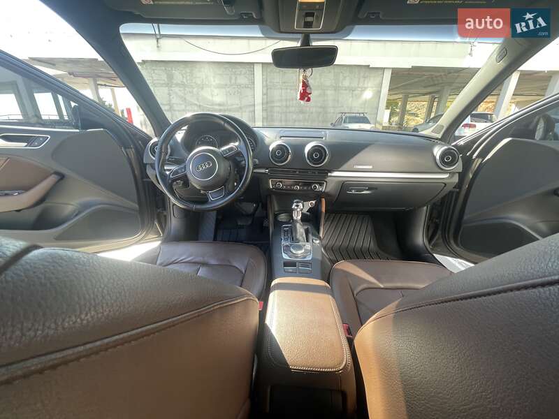 Седан Audi A3 2015 в Одессе