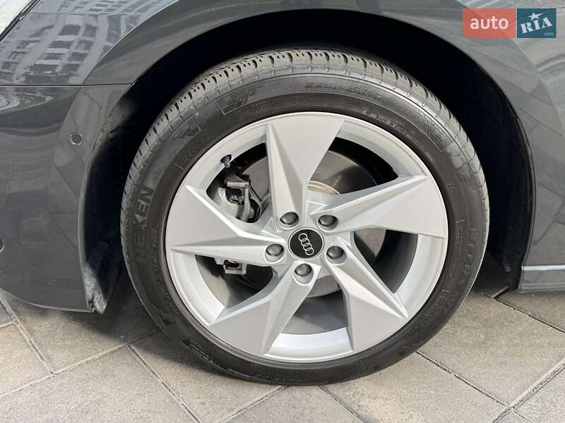 Седан Audi A3 2023 в Киеве