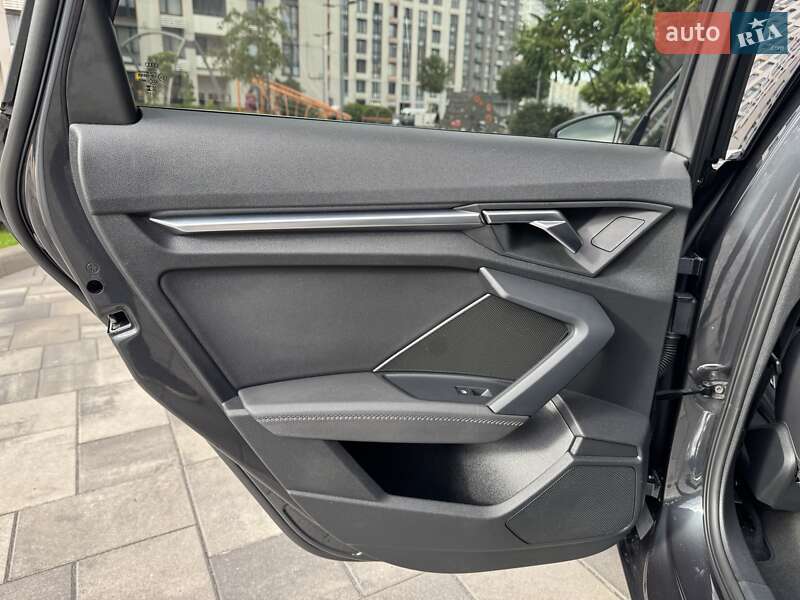 Седан Audi A3 2023 в Киеве
