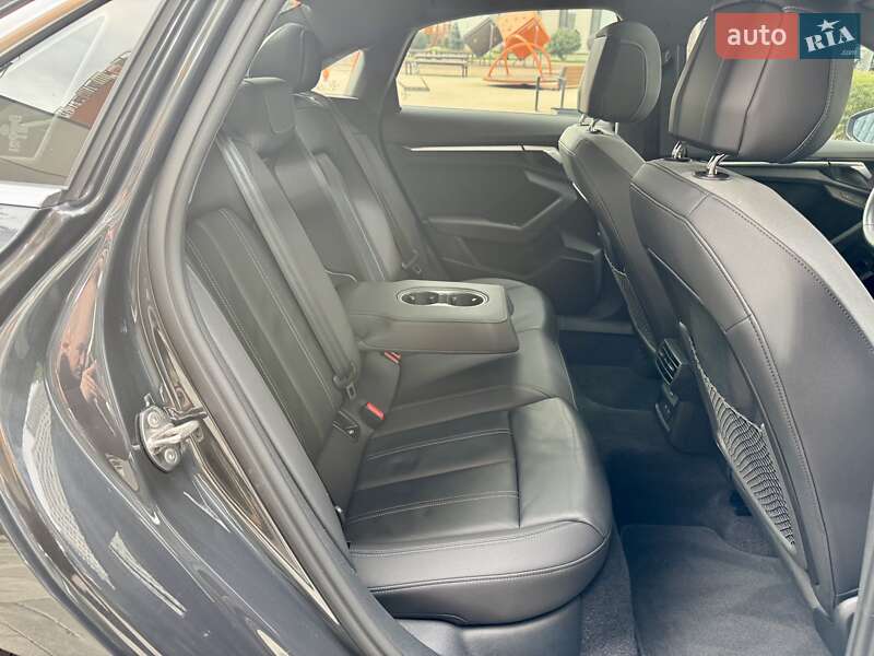 Седан Audi A3 2023 в Киеве