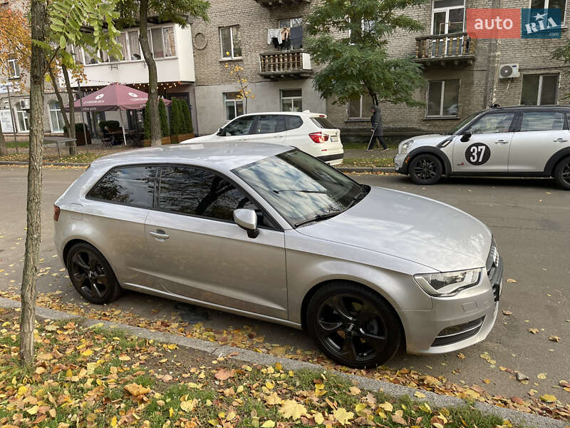 Хетчбек Audi A3 2015 в Києві фото 4 Хетчбек Audi A3 2015 в Києві