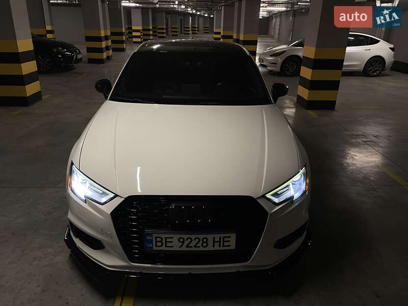 Седан Audi A3 2016 в Николаеве