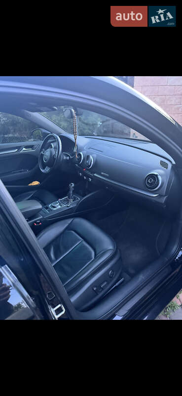 Седан Audi A3 2015 в Николаеве