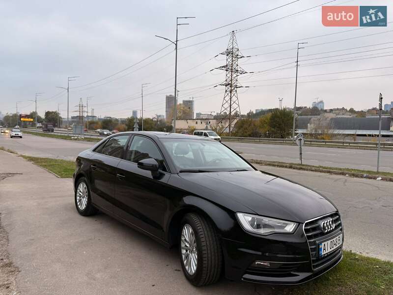 Седан Audi A3 2016 в Киеве фото Седан Audi A3 2016 в Киеве