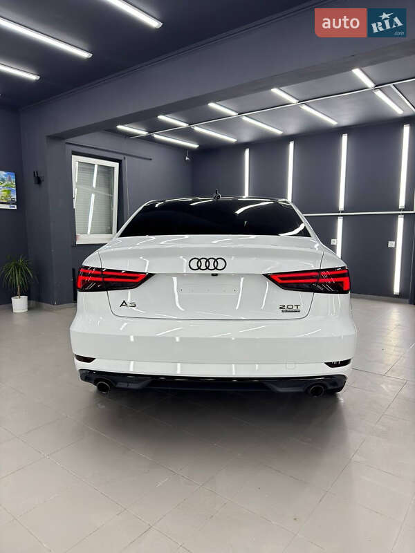 Седан Audi A3 2017 в Ивано-Франковске