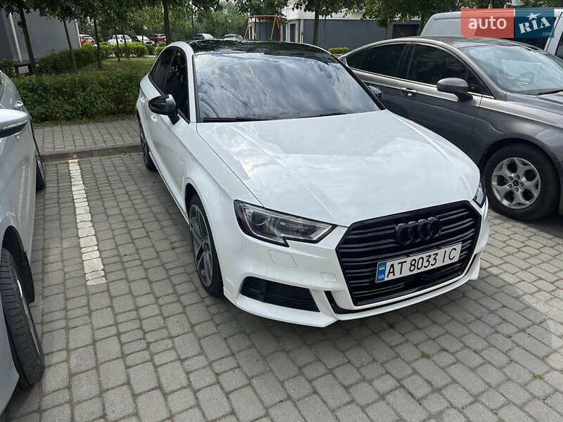 Седан Audi A3 2017 в Ивано-Франковске