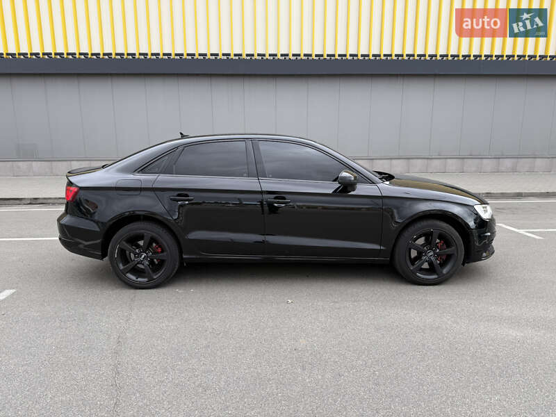 Седан Audi A3 2014 в Киеве
