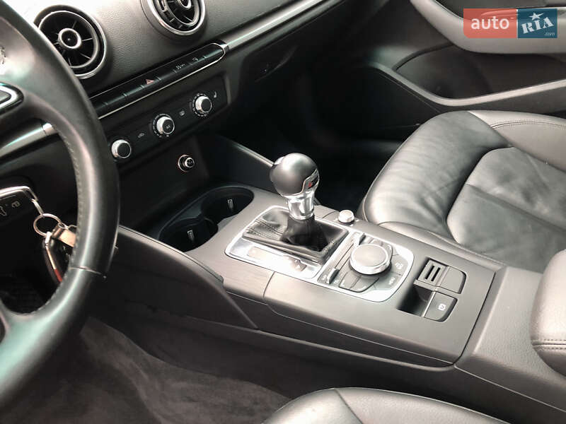 Седан Audi A3 2015 в Ірпені