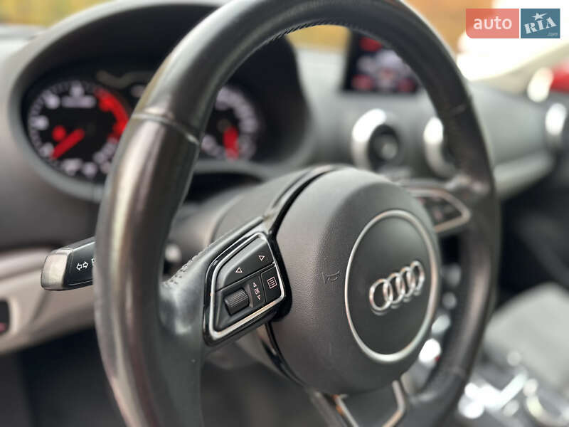 Хетчбек Audi A3 2016 в Києві