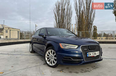 Хэтчбек Audi A3 2015 в Киеве