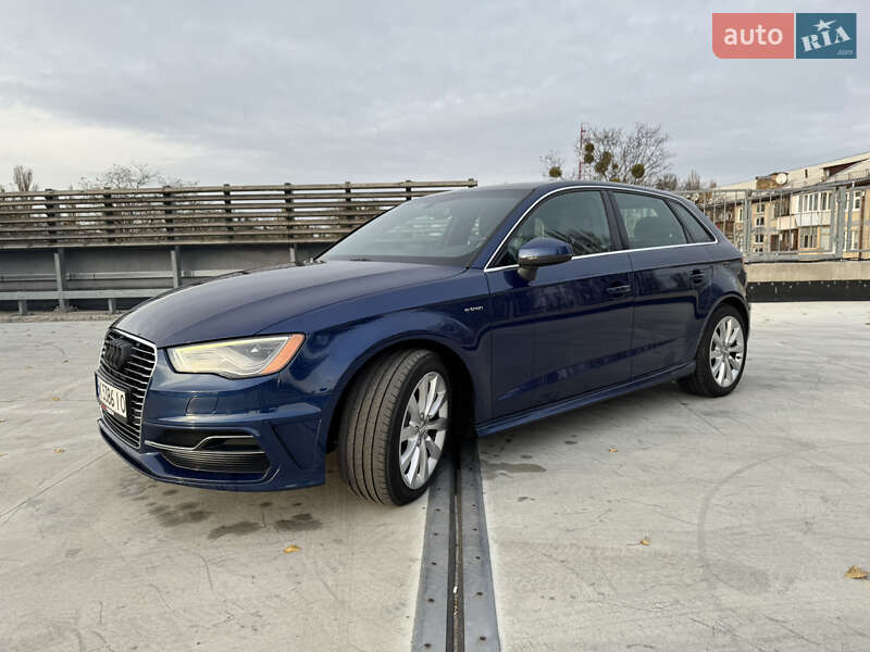 Хэтчбек Audi A3 2015 в Киеве фото 4 Хэтчбек Audi A3 2015 в Киеве