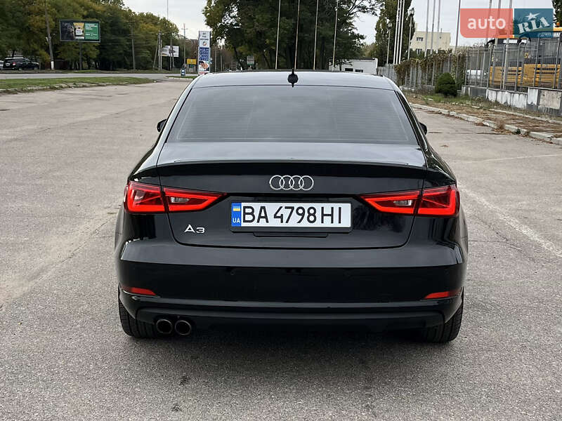 Седан Audi A3 2015 в Кропивницькому