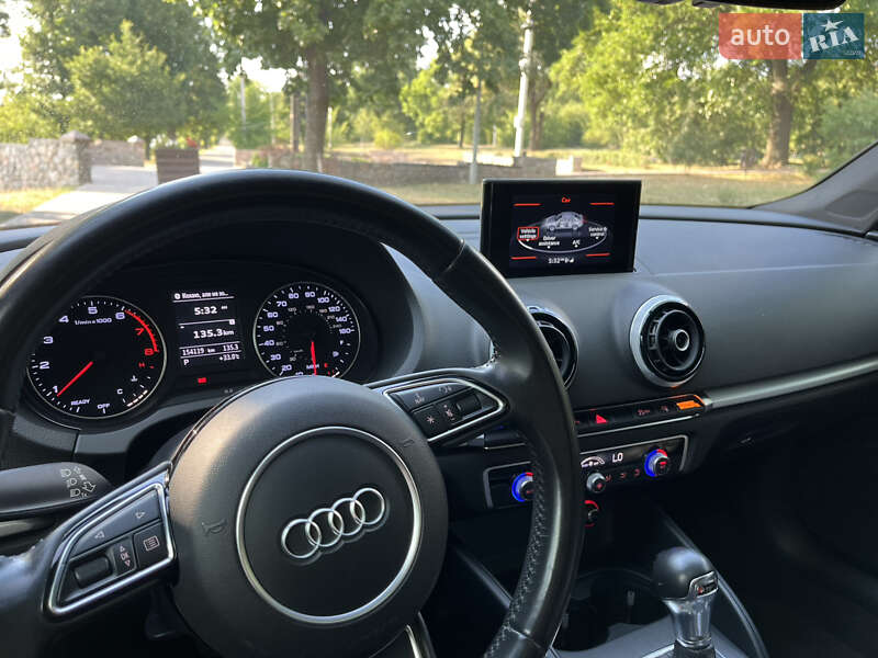Седан Audi A3 2015 в Кропивницькому