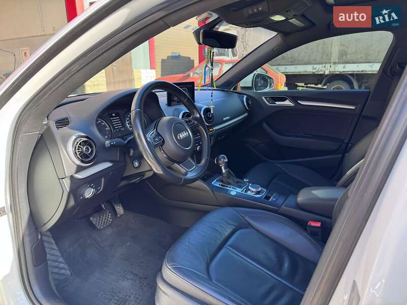 Хэтчбек Audi A3 2016 в Киеве фото 25 Хэтчбек Audi A3 2016 в Киеве