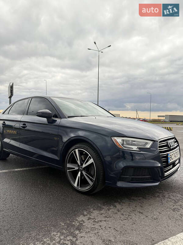 Седан Audi A3 2016 в Львові