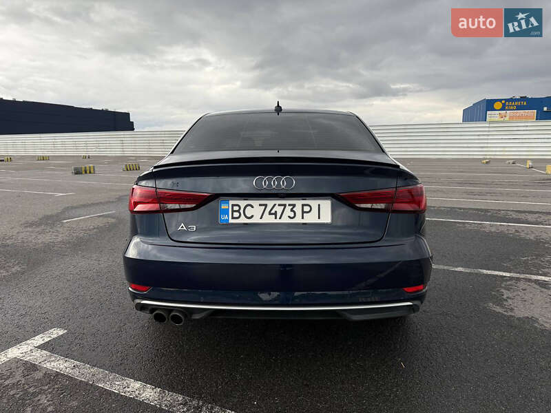 Седан Audi A3 2016 в Львові