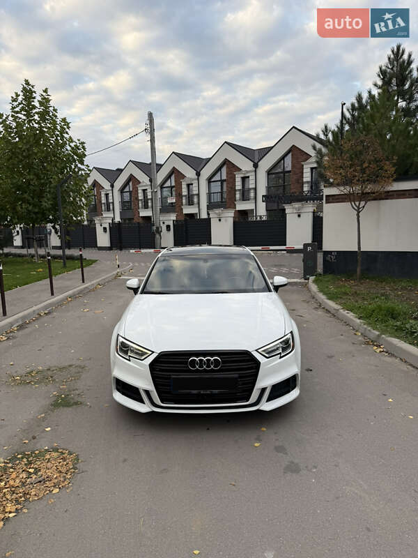 Седан Audi A3 2016 в Киеве