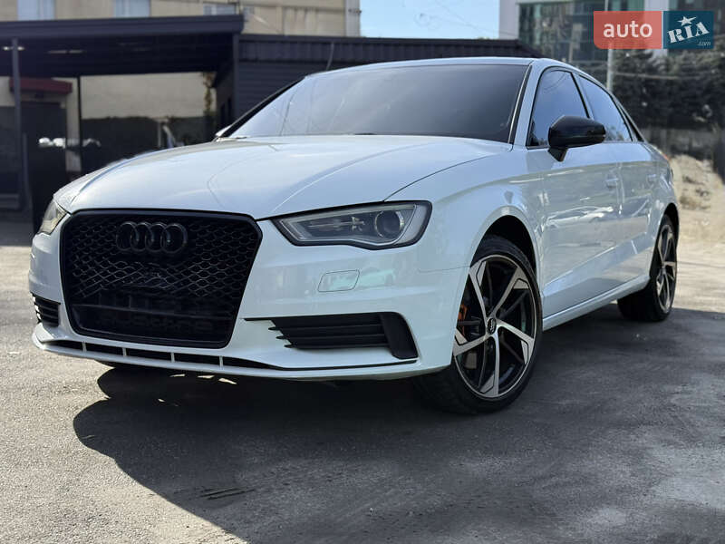 Седан Audi A3 2015 в Киеве