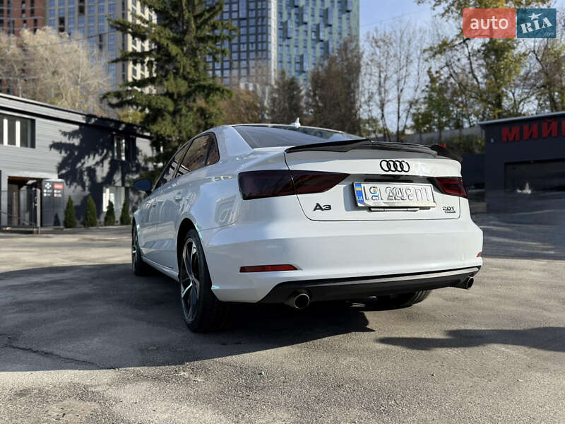 Седан Audi A3 2015 в Киеве