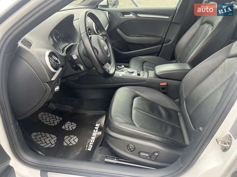 Хэтчбек Audi A3 2016 в Киеве