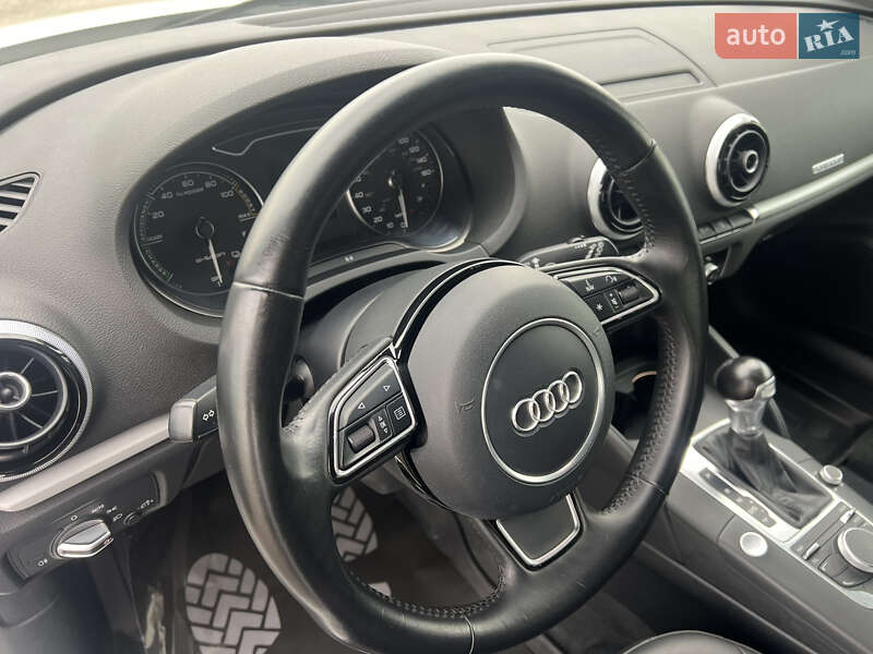 Хэтчбек Audi A3 2016 в Киеве
