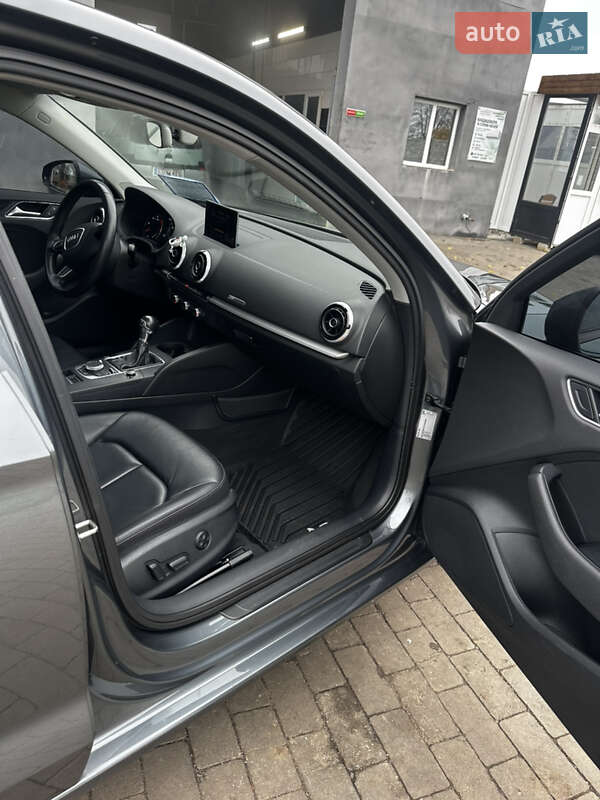 Седан Audi A3 2016 в Харкові