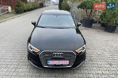 Хэтчбек Audi A3 2016 в Луцке