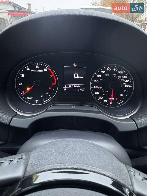 Седан Audi A3 2018 в Дніпрі